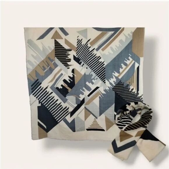 NEW City Skyline Womens Oversized Blanket Scarf in Neutral - Picture 6 of 12